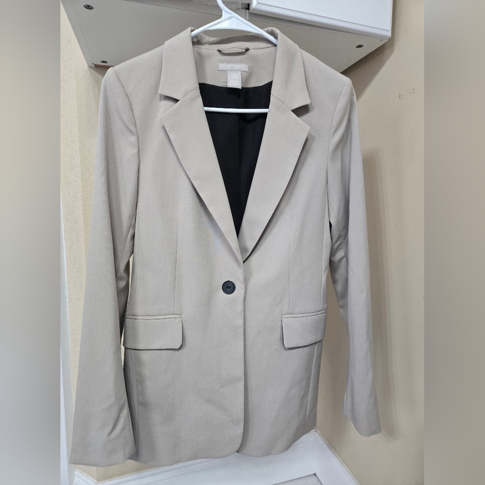 H&M Gray Sport Coat with Modern Structured Design